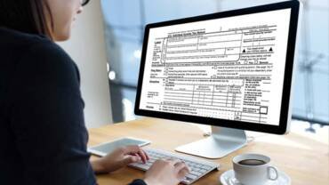 Certified Tax Preparer vz Online Tax Filing